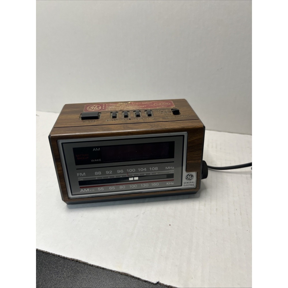 Vintage General Electric Model 7-4601A AM/FM Radio Alarm‎ Clock Tested GE